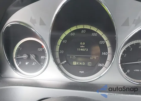 2010 Mercedes-Benz C 300 Sport 4Matic z USA, uszkodzony, nr VIN WDDGF8BB2AR106818